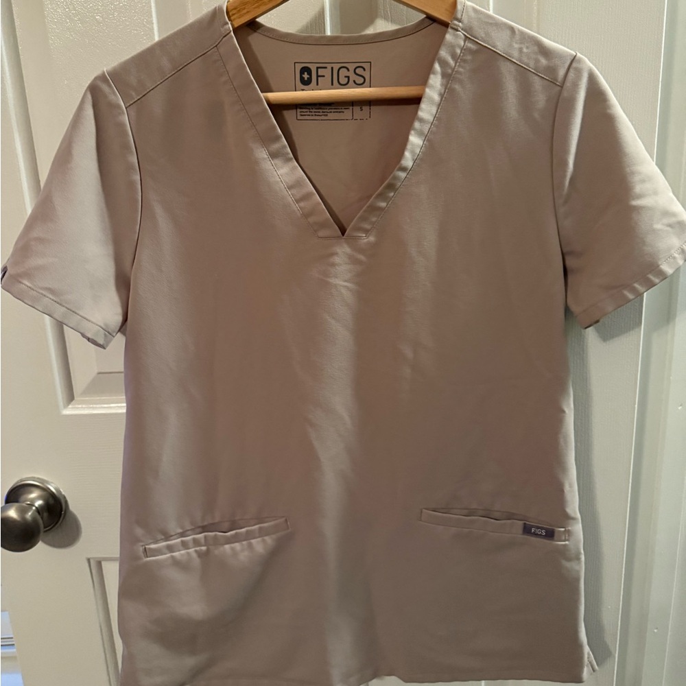 Figs Casma scrub top